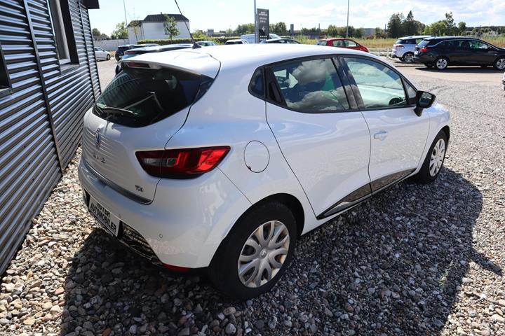 Hvid Renault Clio IV fra 2015