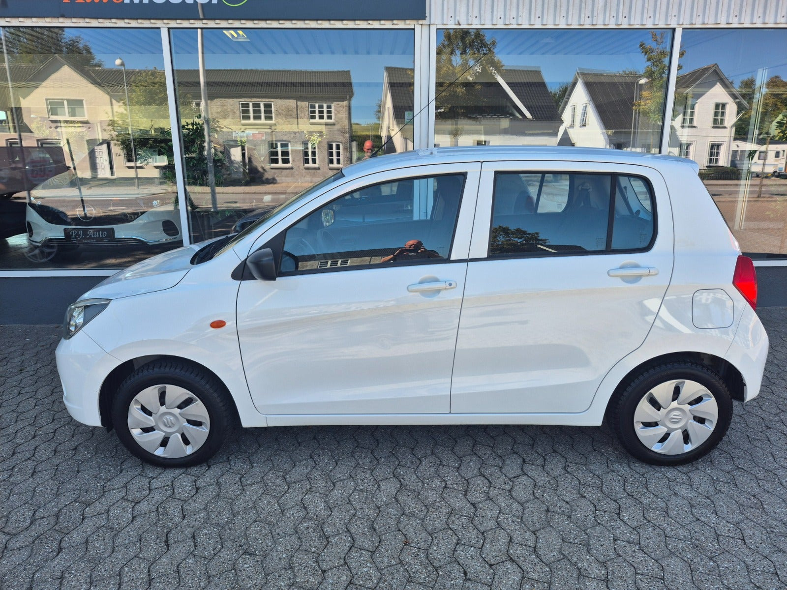 Hvid Suzuki Celerio fra 2015
