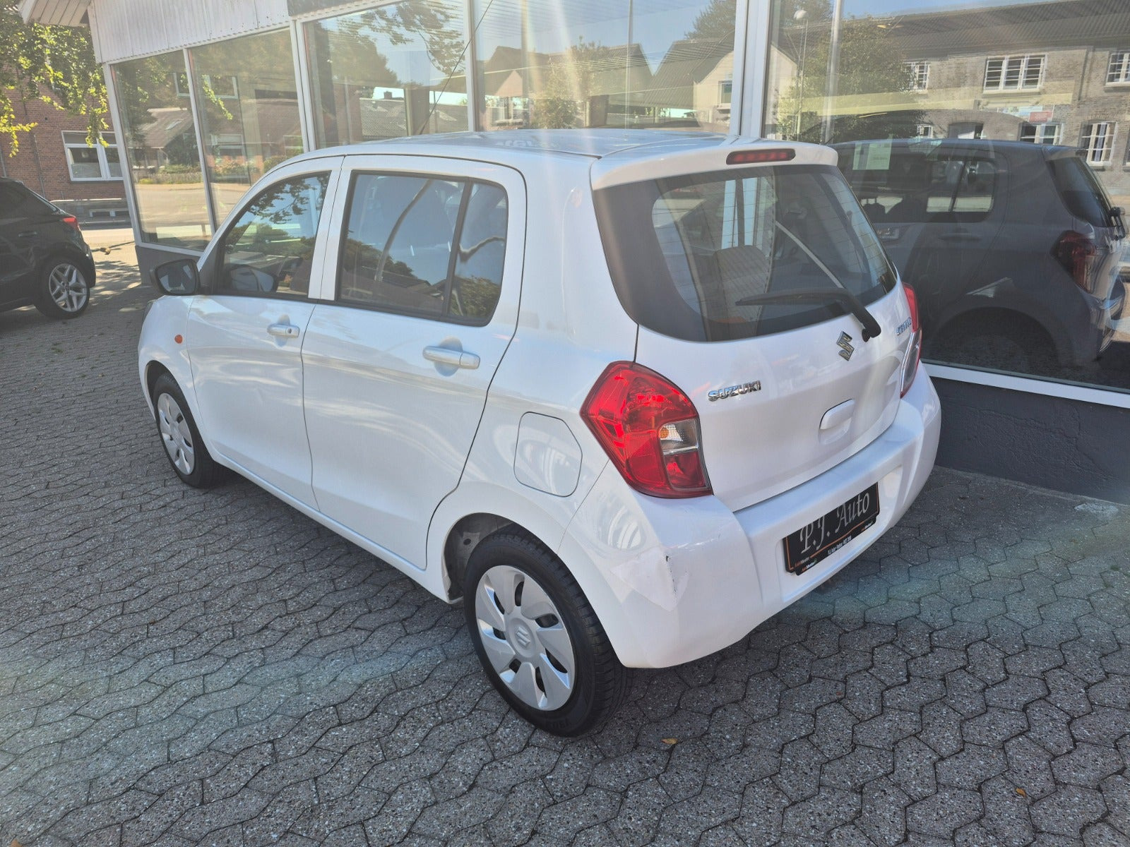 Hvid Suzuki Celerio fra 2015