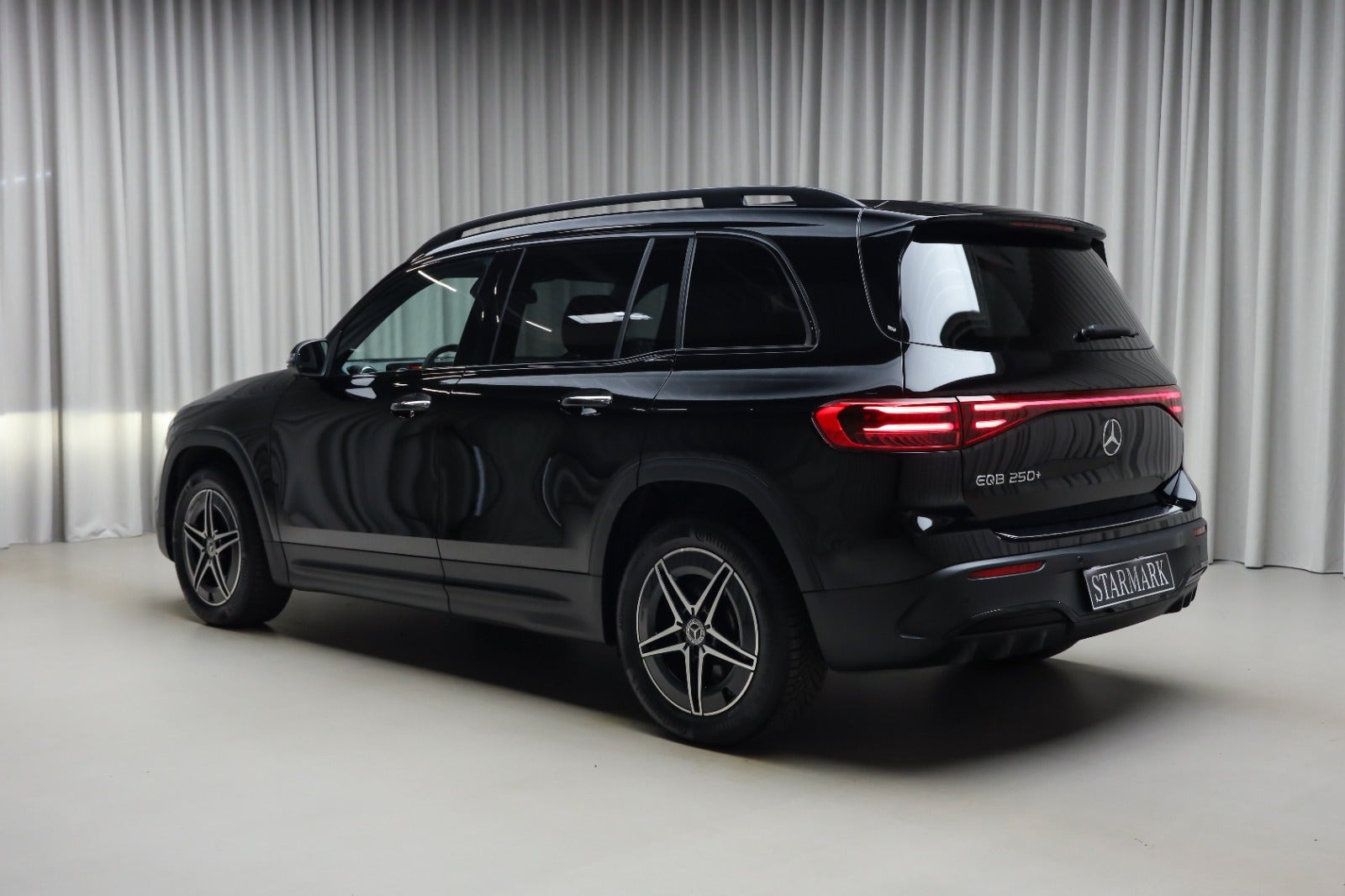 Sort Mercedes EQB250+ fra 2026