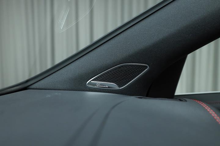Sort Mercedes EQA250+ fra 2026