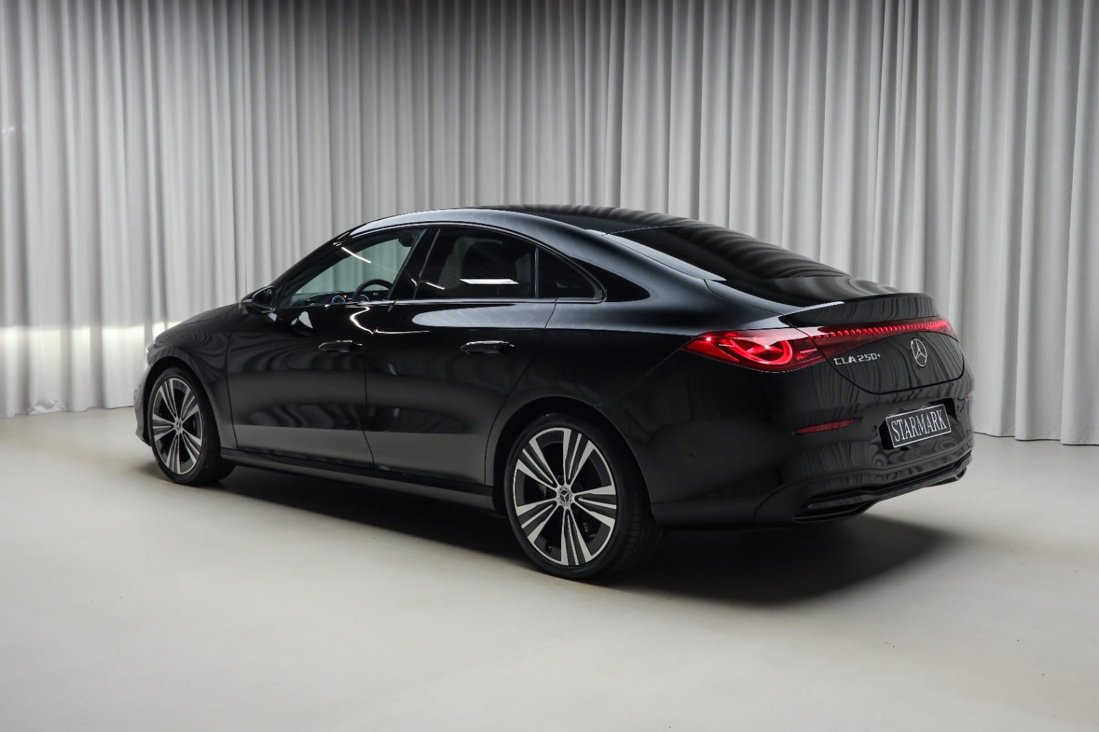 Sort Mercedes CLA250+ fra 2025