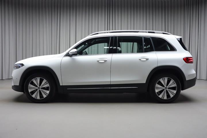 Hvid Mercedes EQB250+ fra 2026