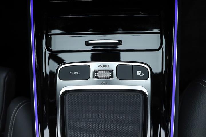 Hvid Mercedes EQB250+ fra 2026