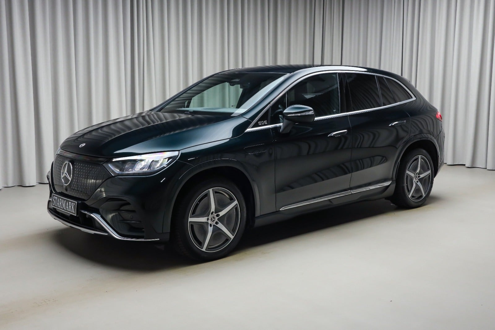 Grøn Mercedes EQE350 SUV fra 2026