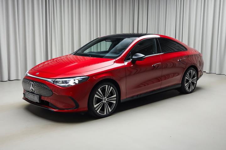 Rød Mercedes CLA250+ fra 2025