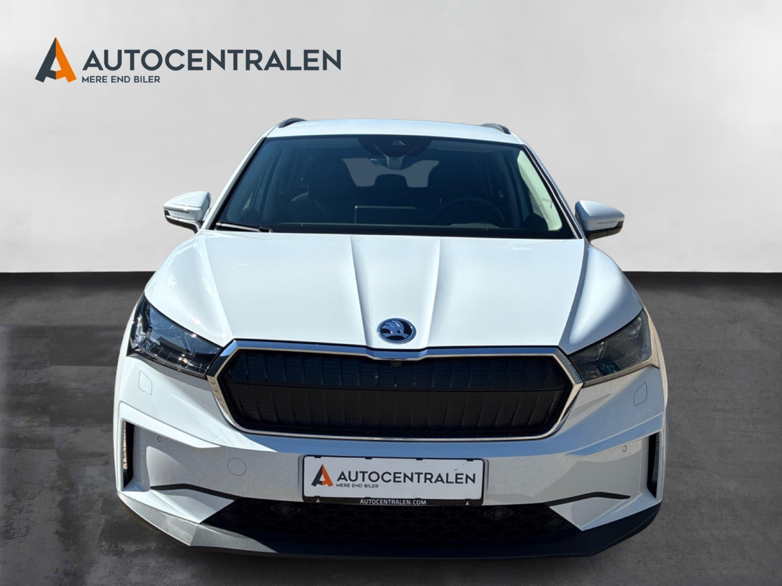 Hvid Skoda Enyaq fra 2024