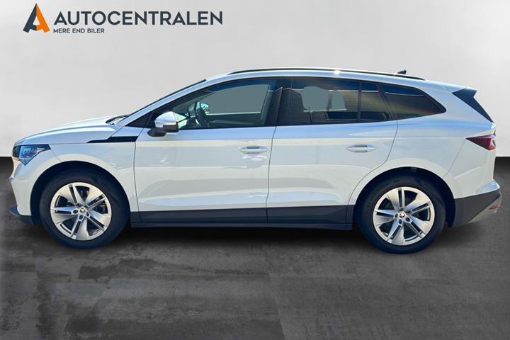 Hvid Skoda Enyaq fra 2024