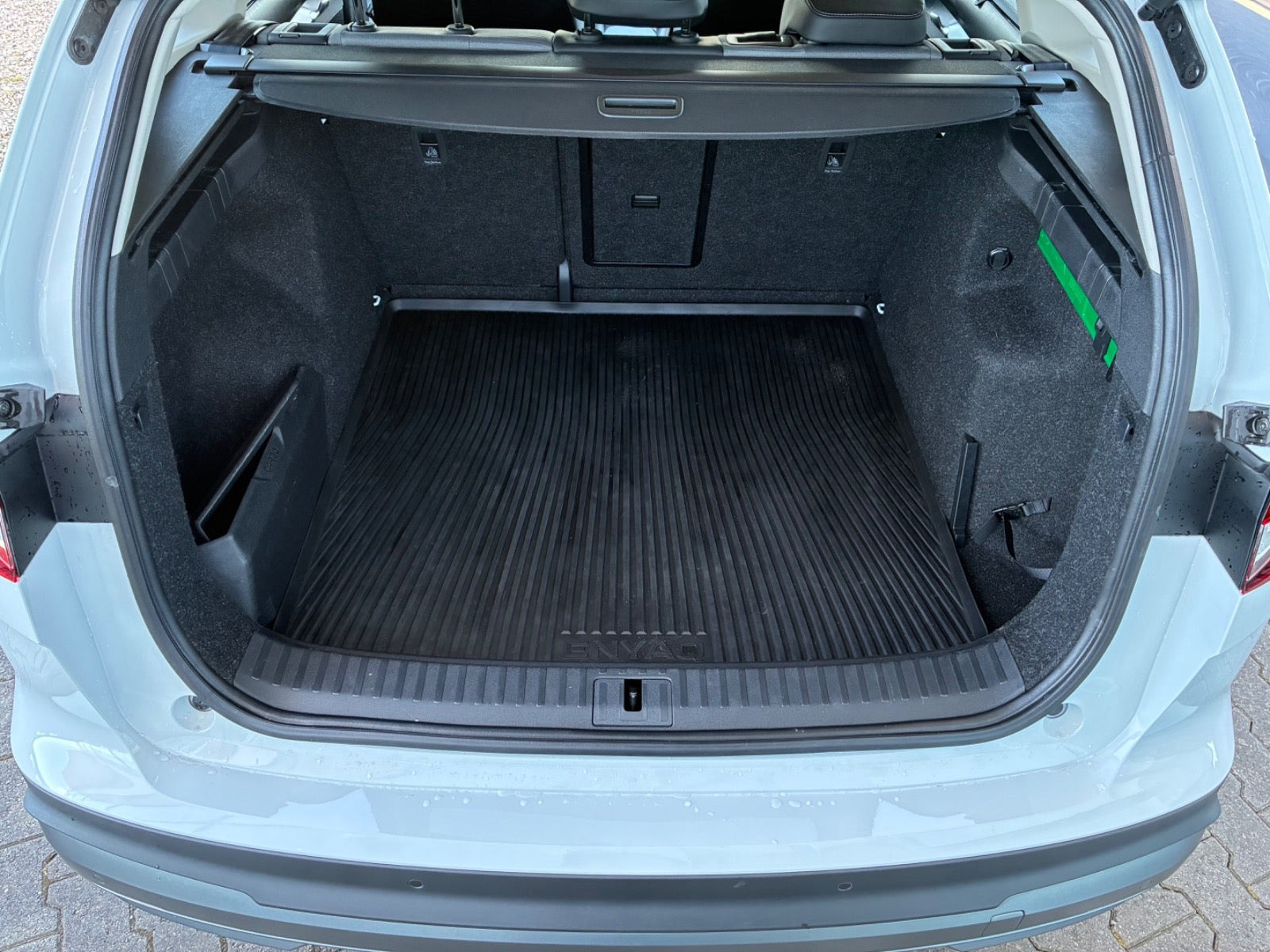 Hvid Skoda Enyaq fra 2024