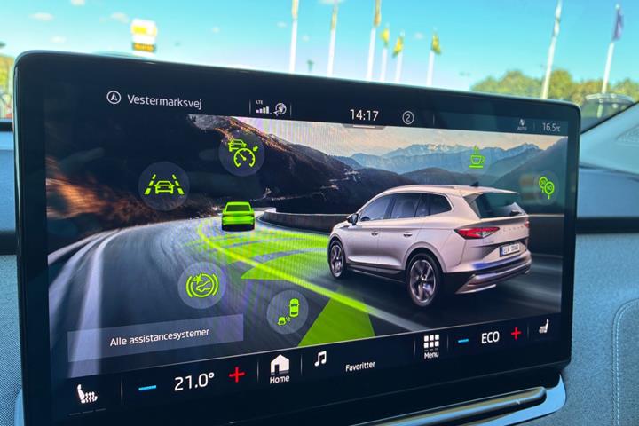 Hvid Skoda Enyaq fra 2024