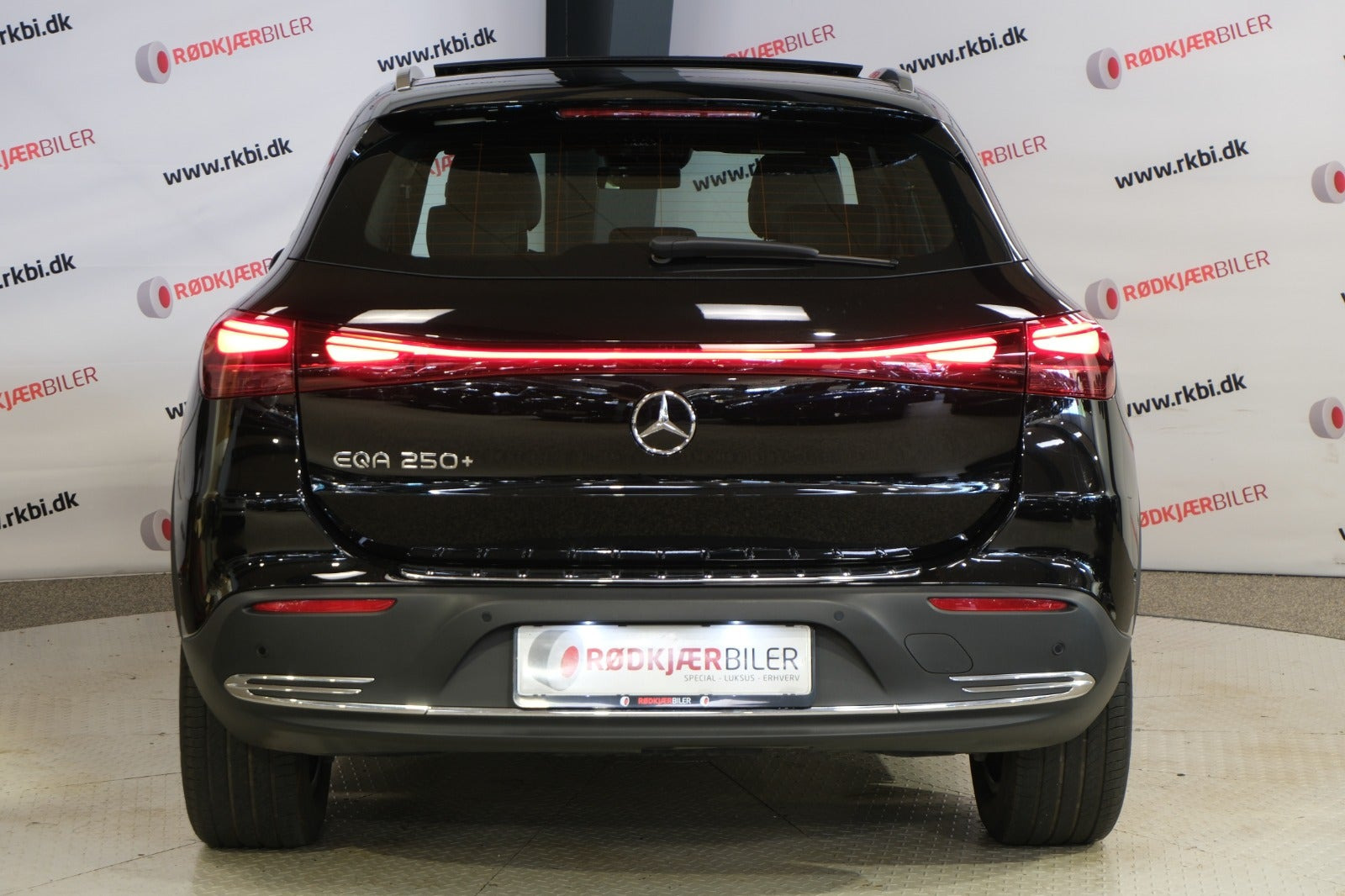 Sort Mercedes EQA250+ fra 2025