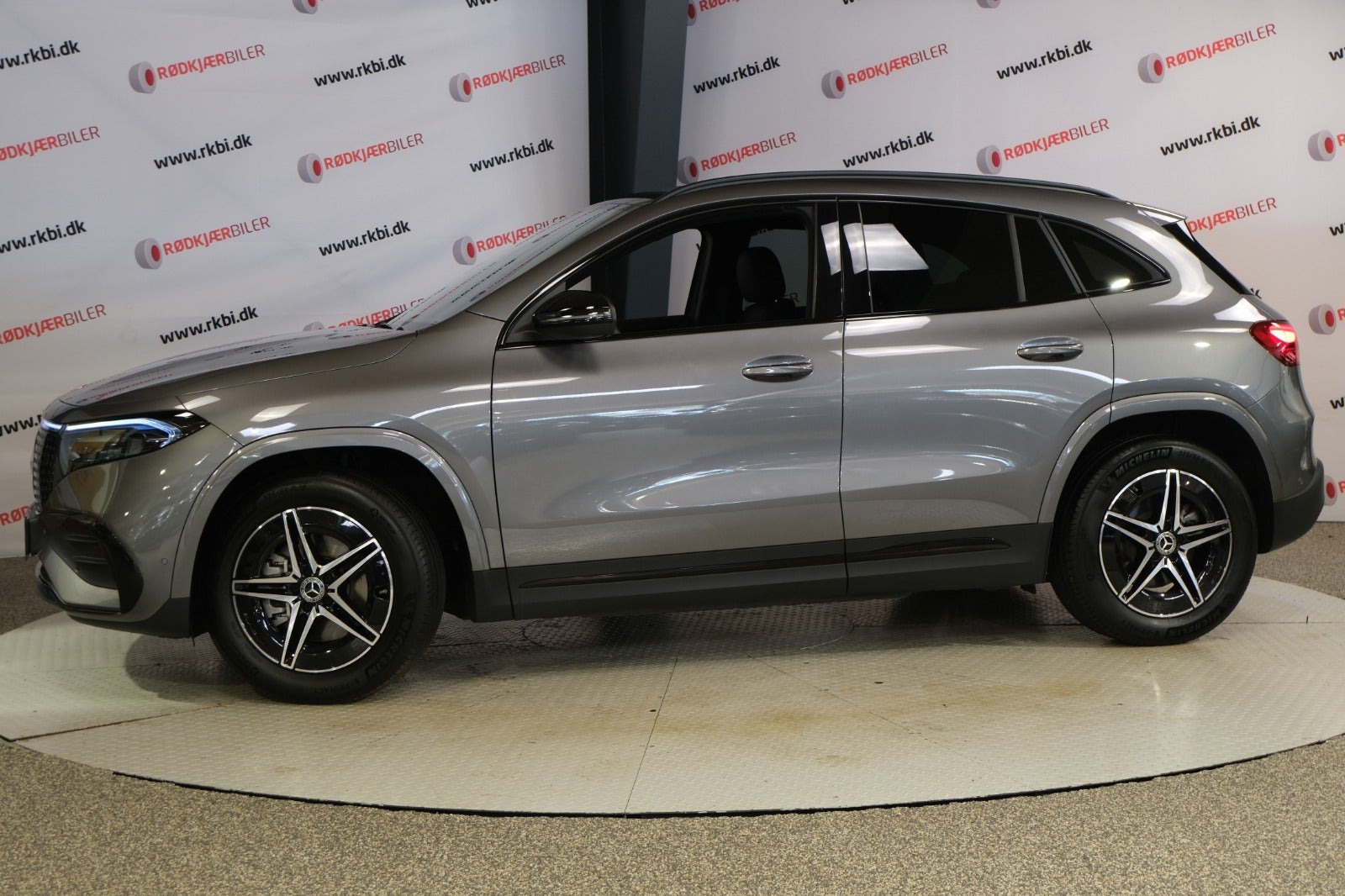 Grå Mercedes EQA250+ fra 2025
