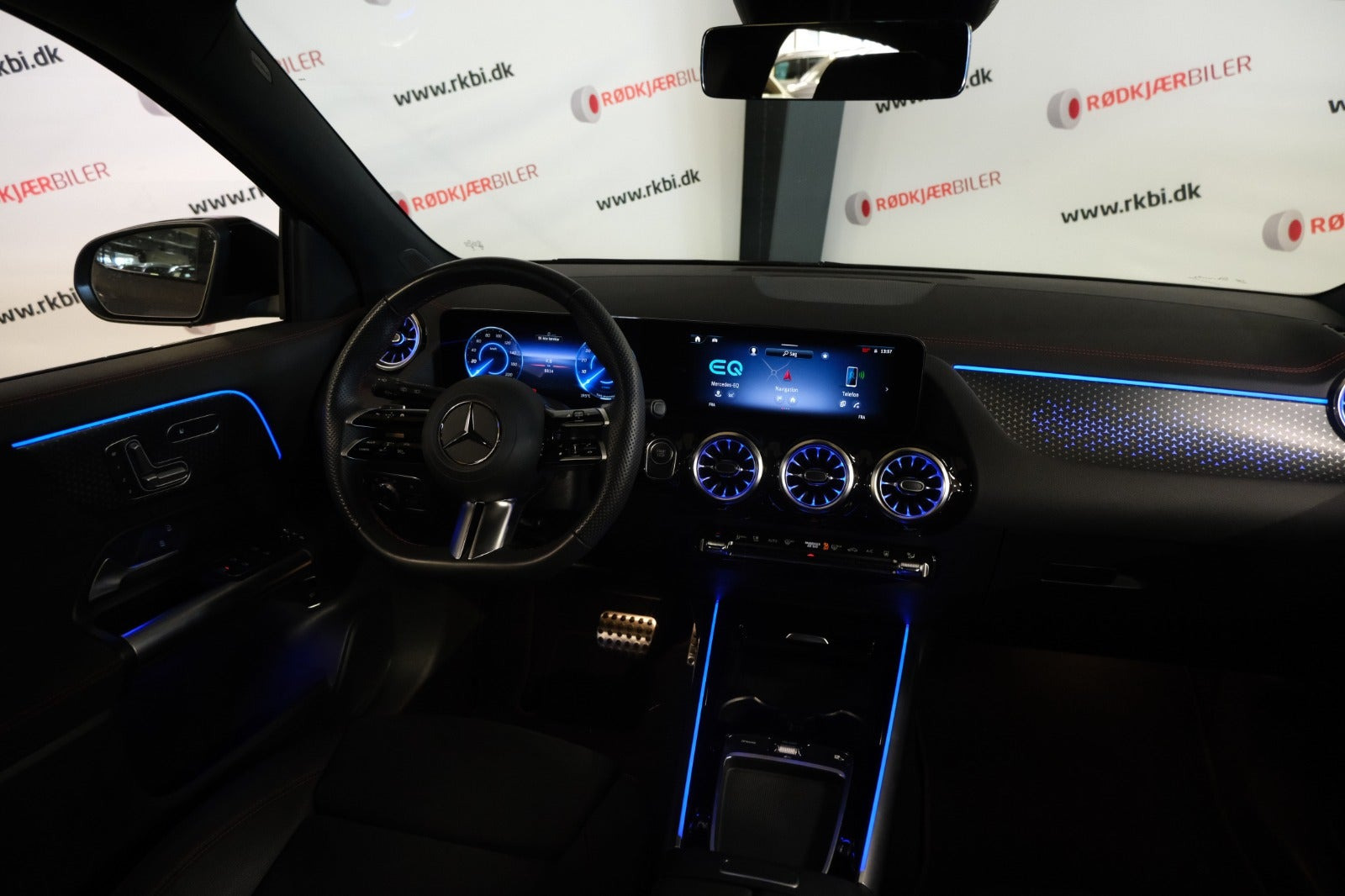 Grå Mercedes EQA250+ fra 2025