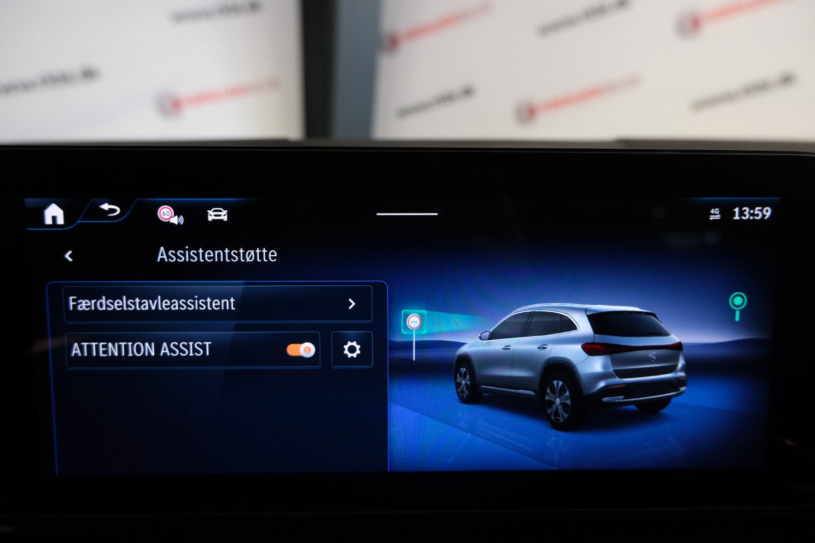 Grå Mercedes EQA250+ fra 2025