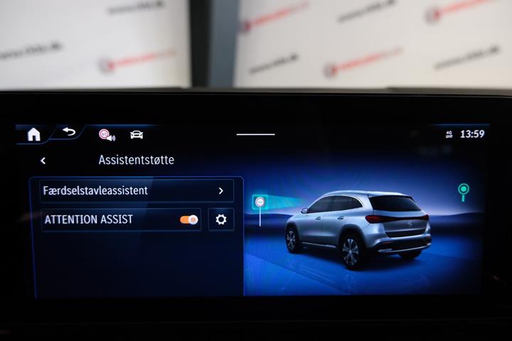 Grå Mercedes EQA250+ fra 2025