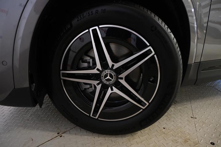 Grå Mercedes EQA250+ fra 2025