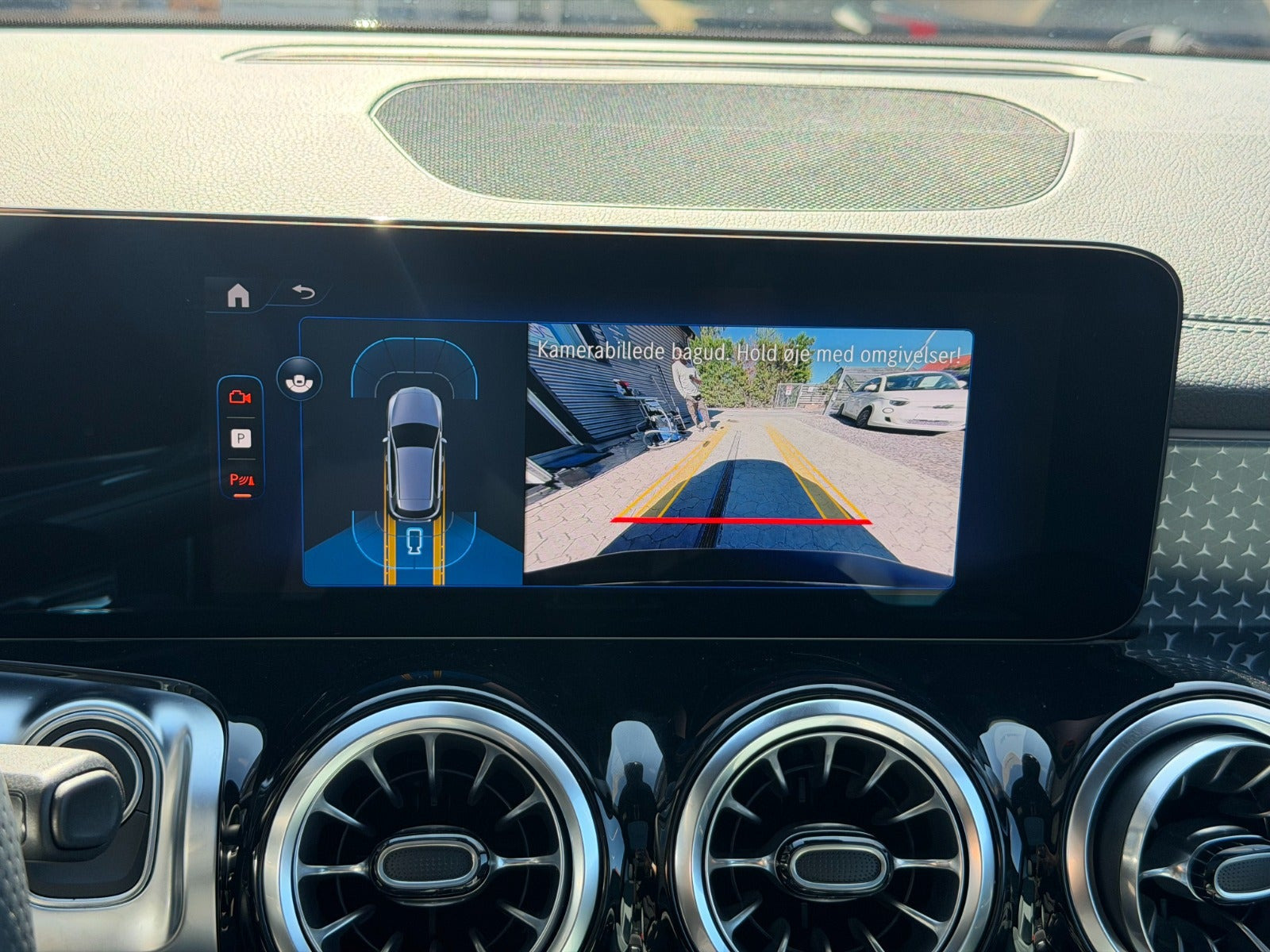 Sort Mercedes EQB250+ fra 2025
