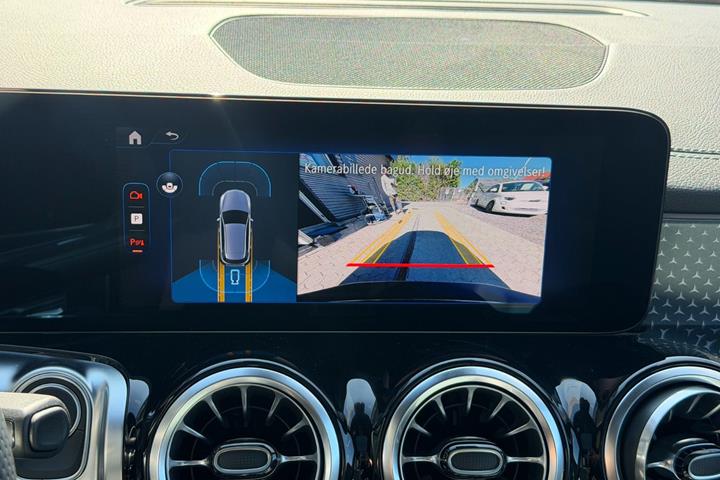 Sort Mercedes EQB250+ fra 2025