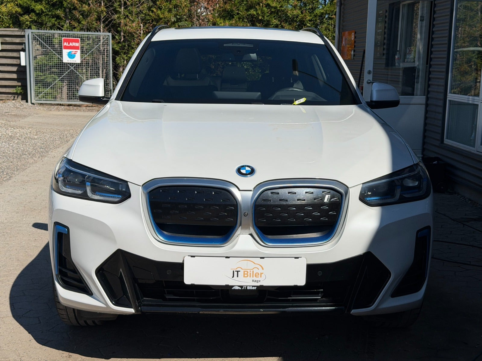 Hvid BMW iX3 fra 2022