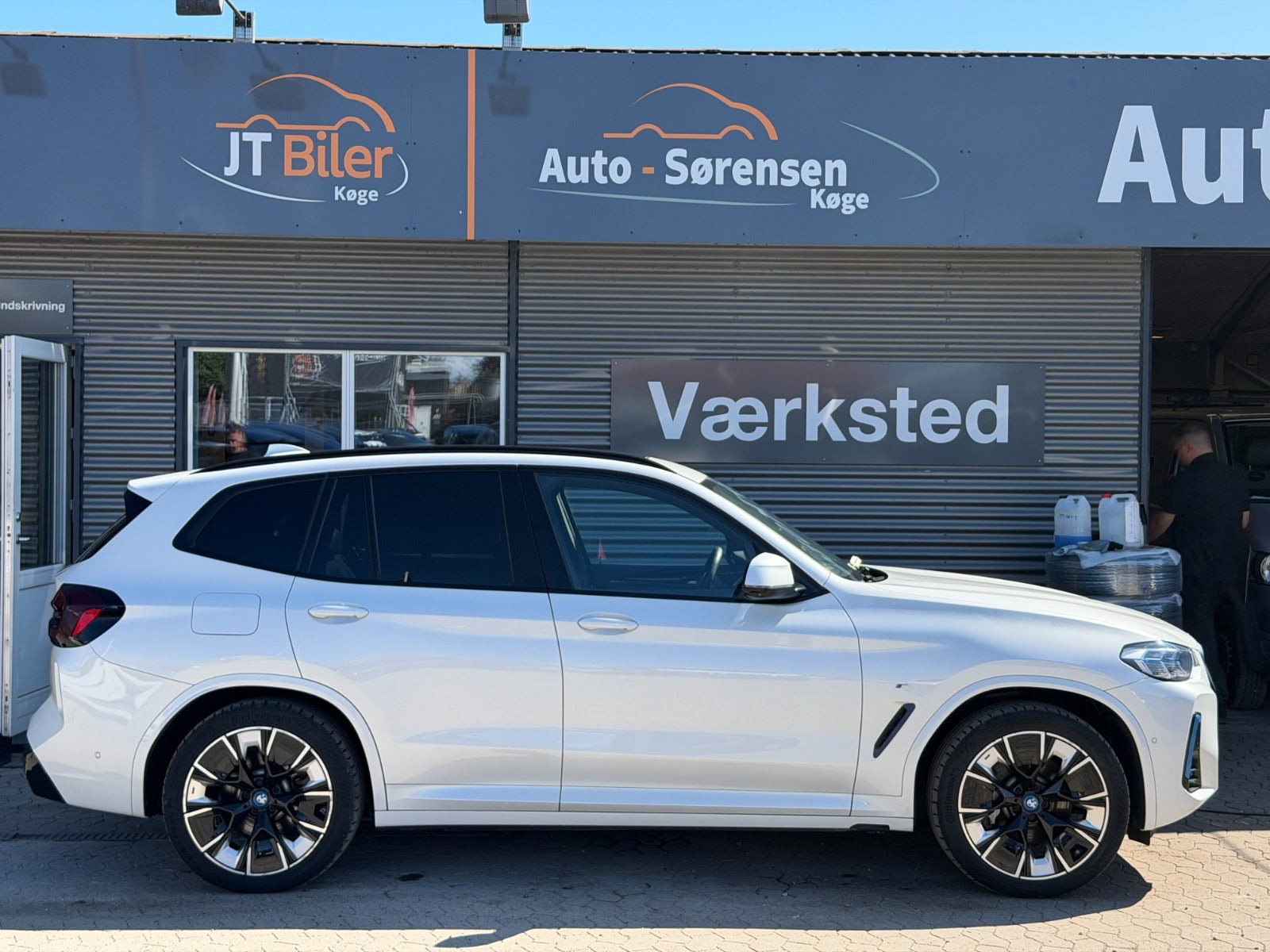Hvid BMW iX3 fra 2022
