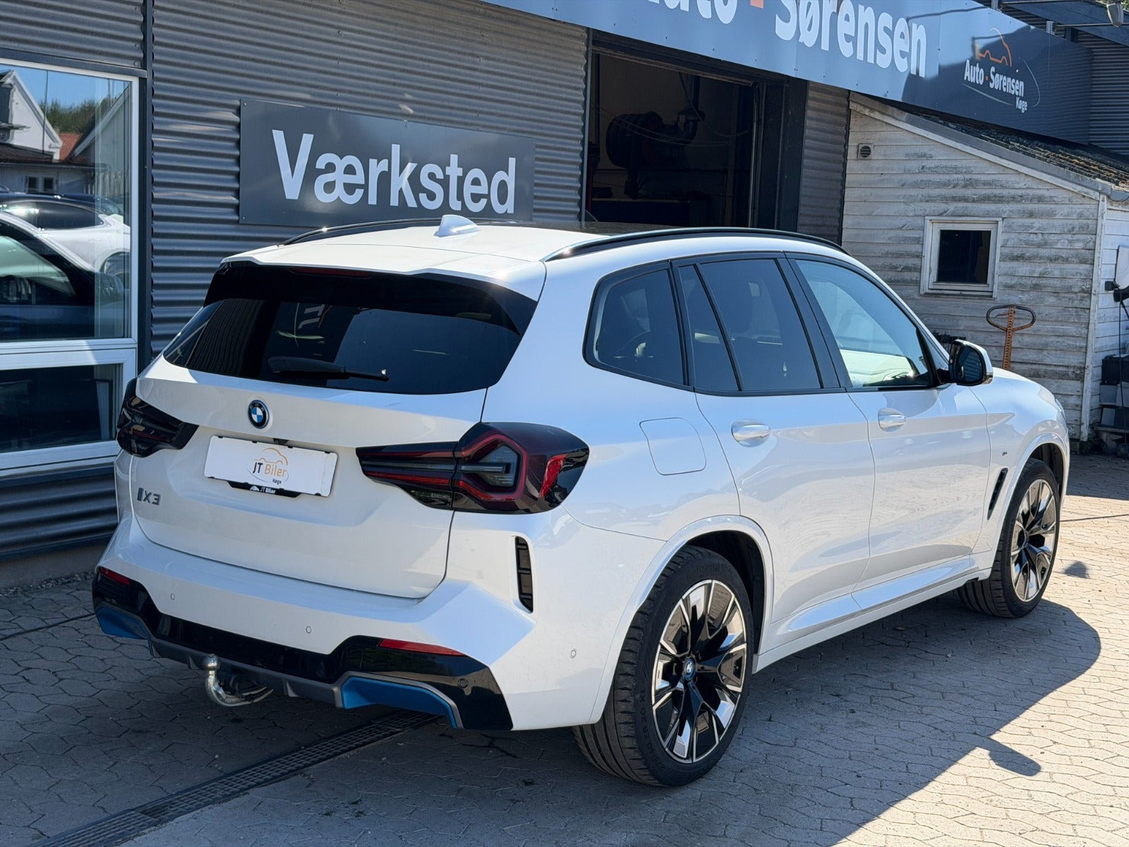 Hvid BMW iX3 fra 2022