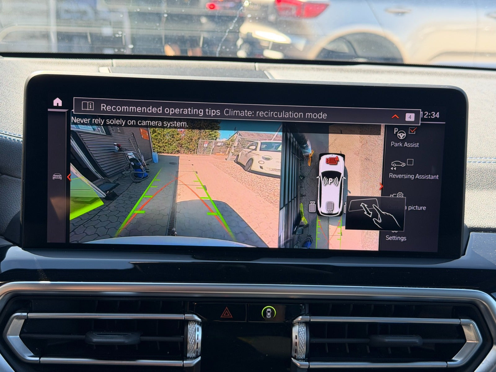 Hvid BMW iX3 fra 2022