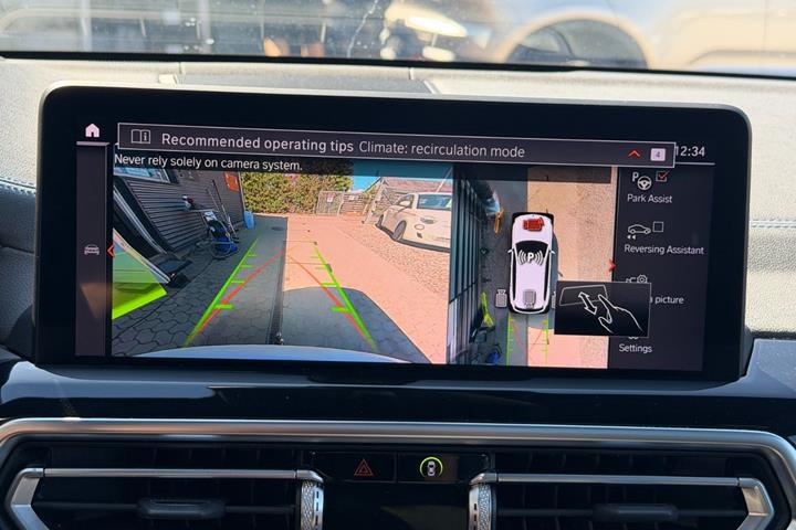 Hvid BMW iX3 fra 2022