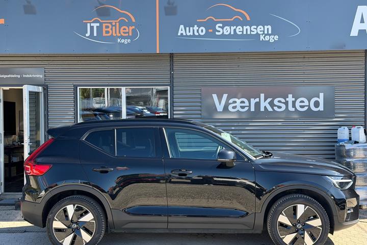 Sort Volvo XC40 fra 2024