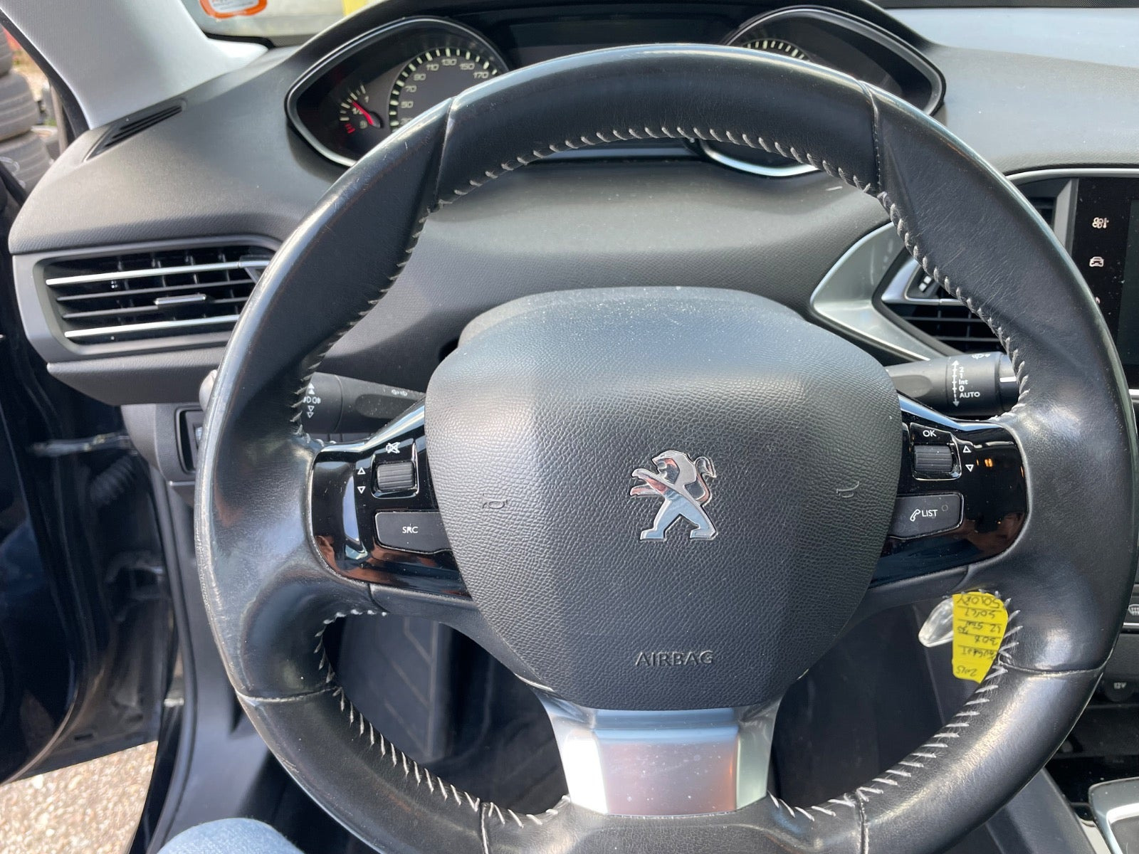 Sort Peugeot 308 fra 2015