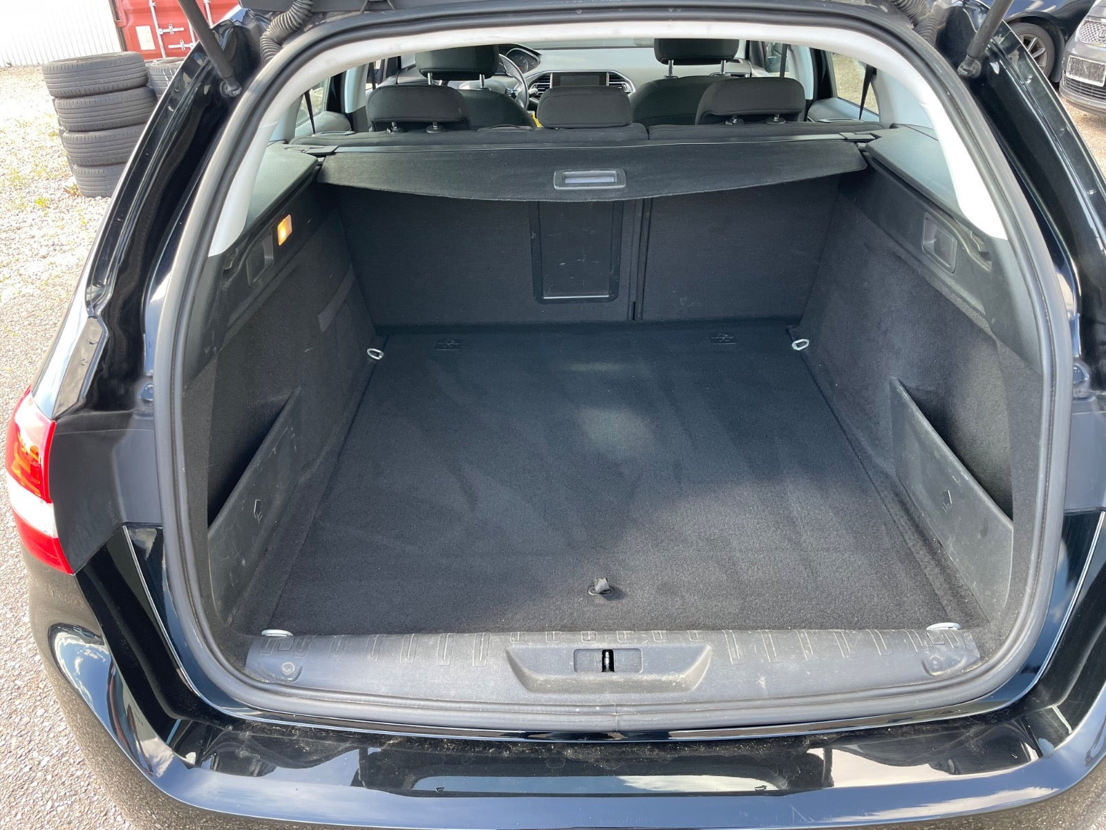 Sort Peugeot 308 fra 2015