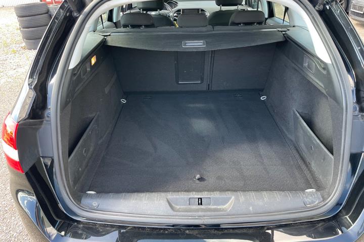 Sort Peugeot 308 fra 2015
