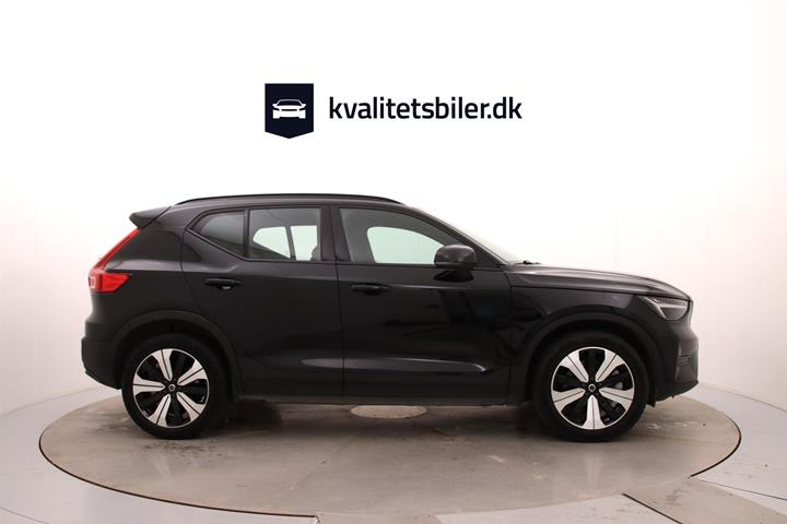 Sort Volvo XC40 fra 2022