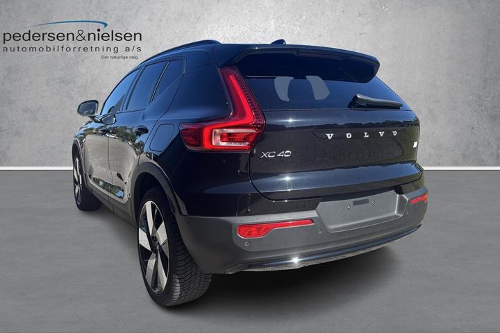 Sort Volvo XC40 fra 2023