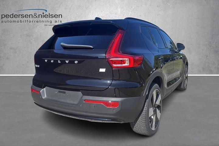 Sort Volvo XC40 fra 2023