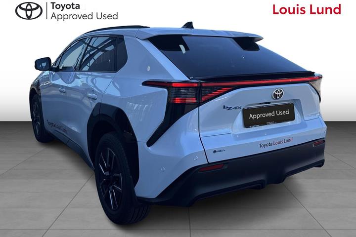 Hvid Toyota BZ4X fra 2026