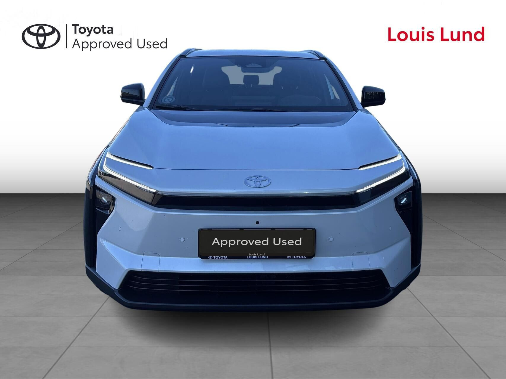 Hvid Toyota BZ4X fra 2026