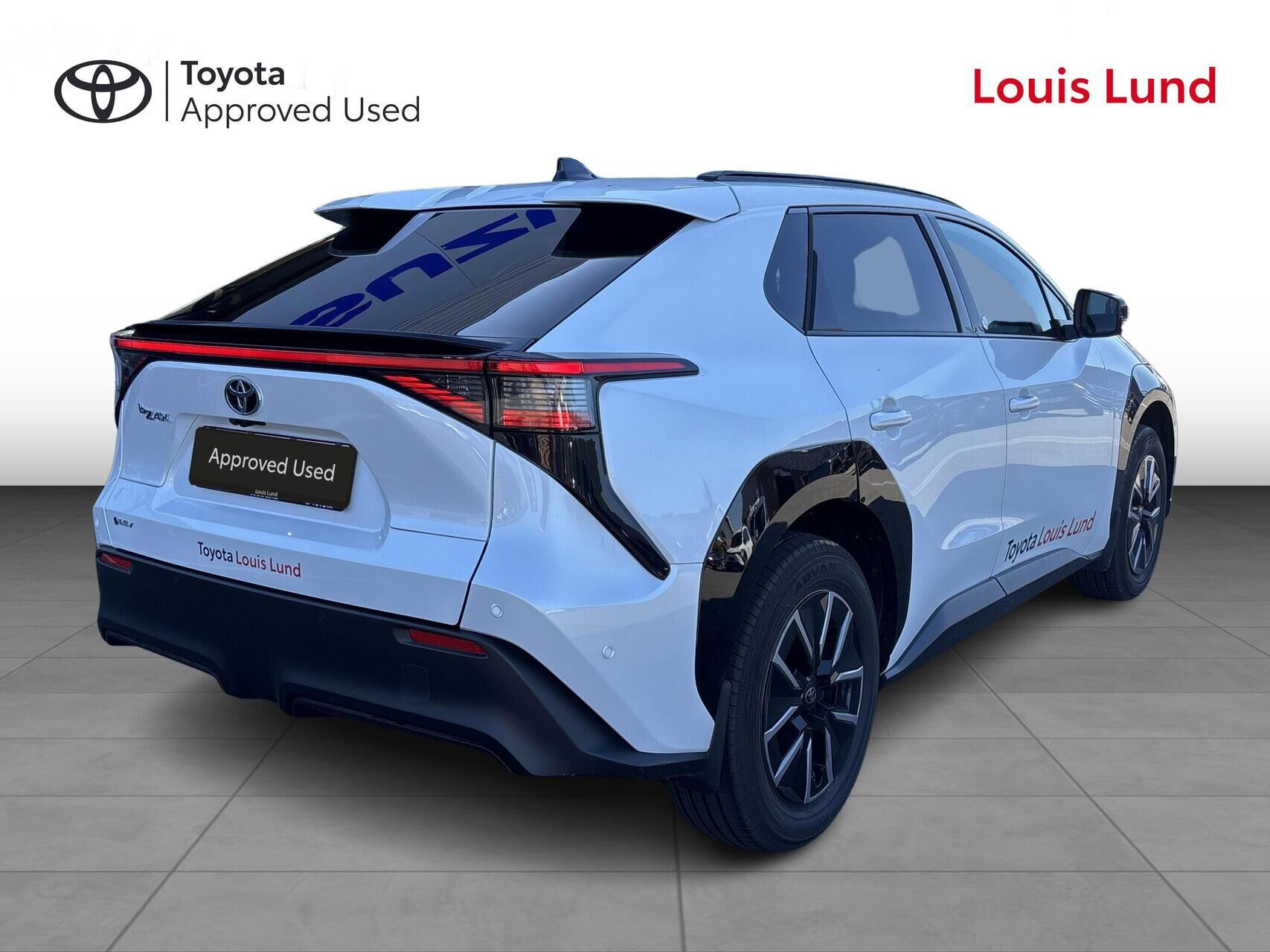 Hvid Toyota BZ4X fra 2026