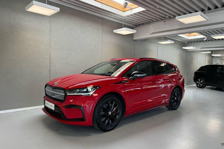 Rød Skoda Enyaq fra 2022
