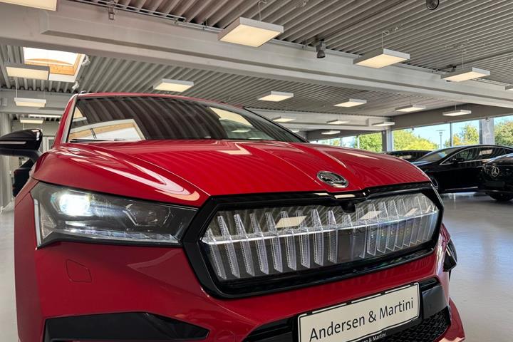 Rød Skoda Enyaq fra 2022