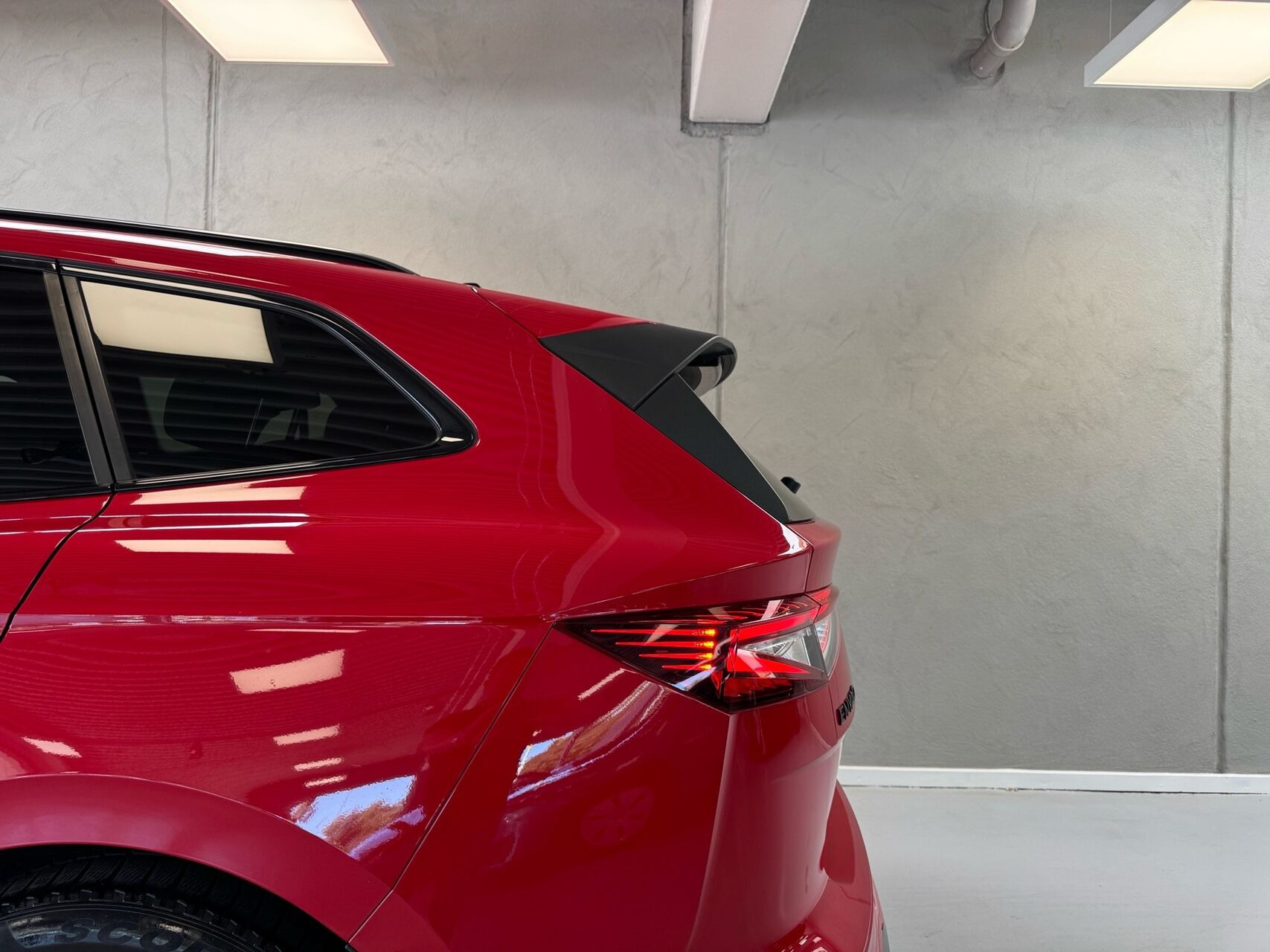 Rød Skoda Enyaq fra 2022