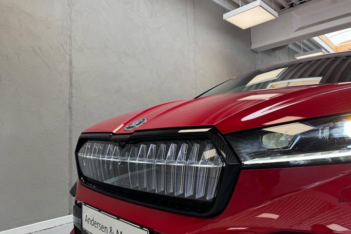 Rød Skoda Enyaq fra 2022
