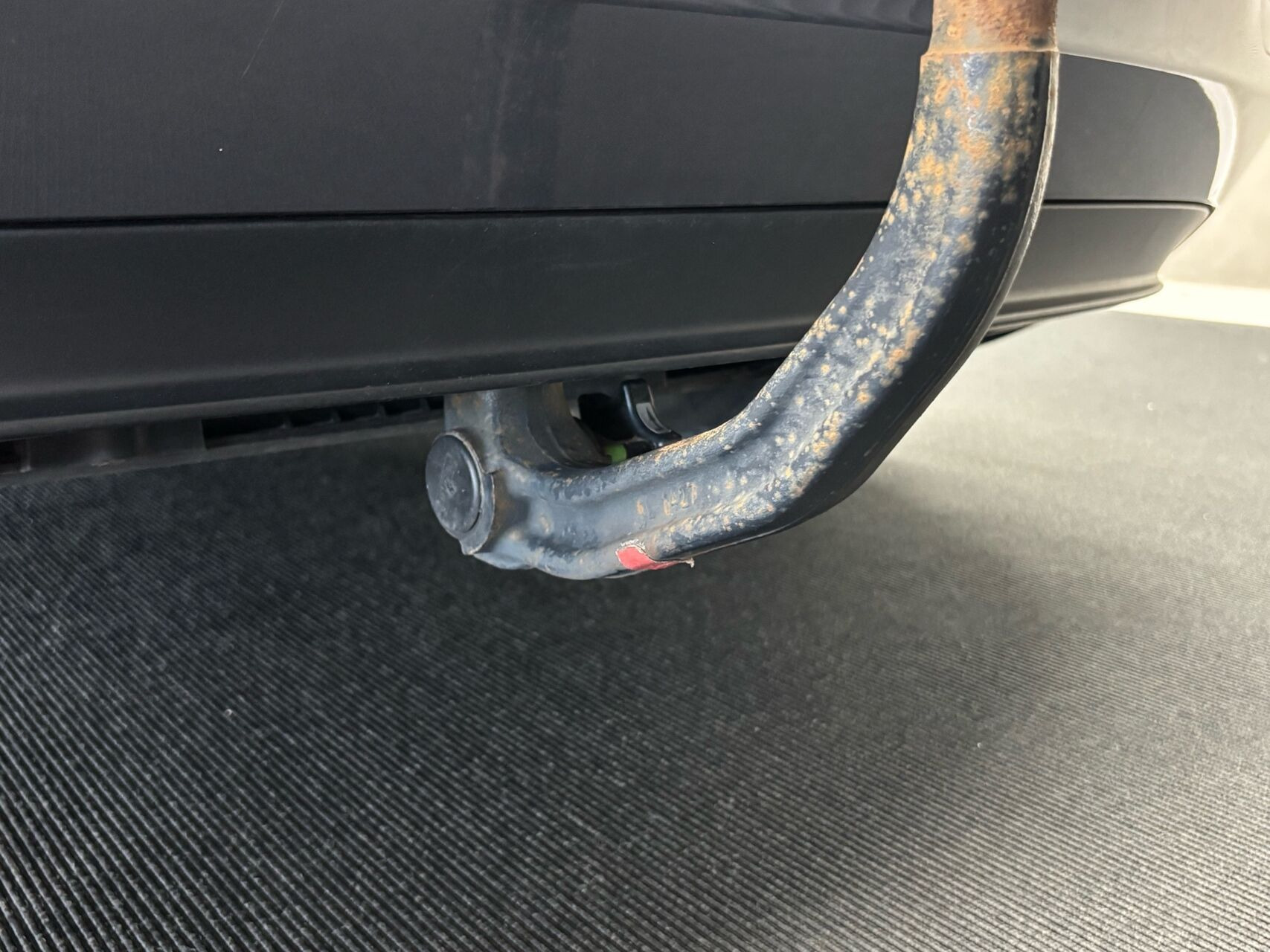 Grå Tesla Model 3 fra 2020