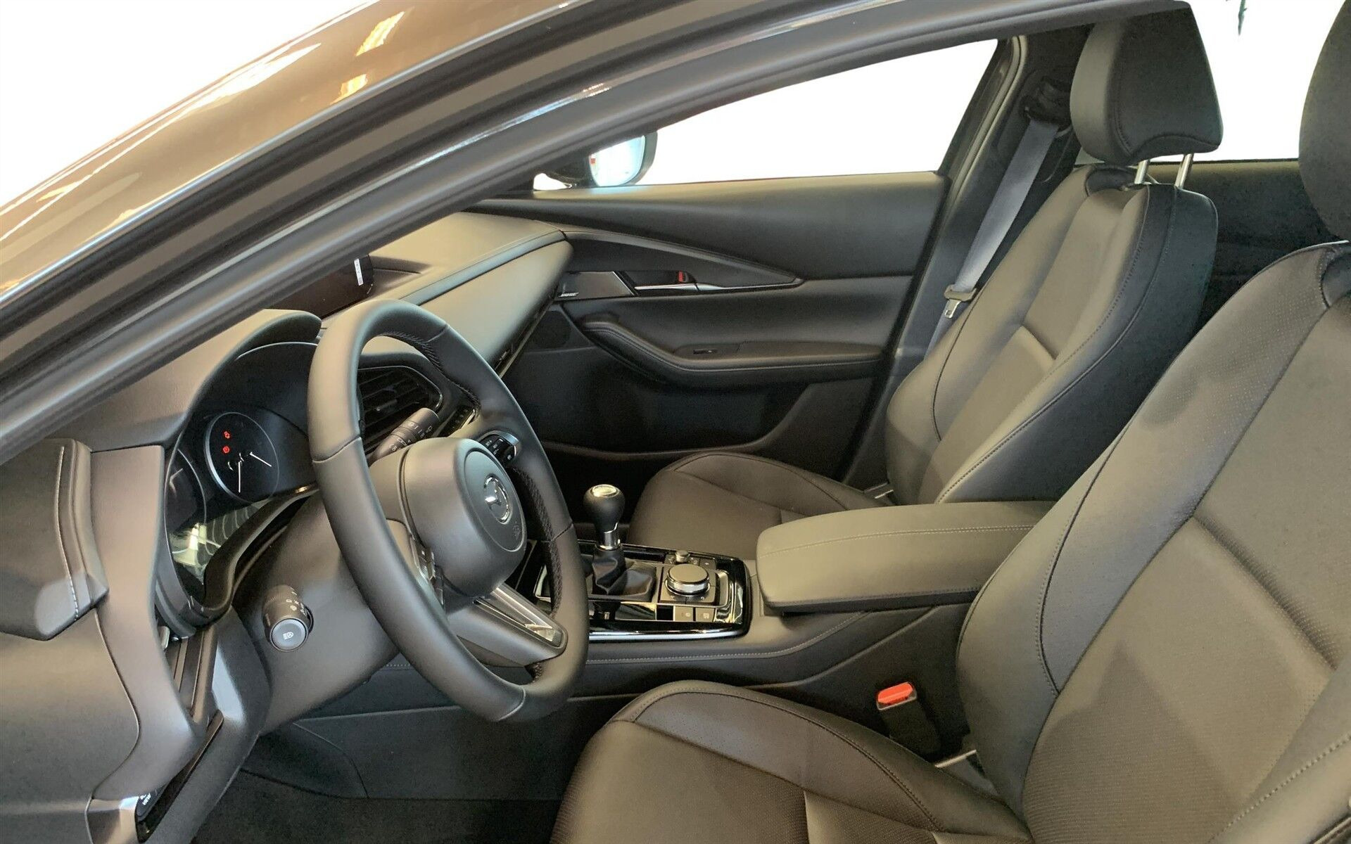 Grå Mazda CX-30 fra 2026