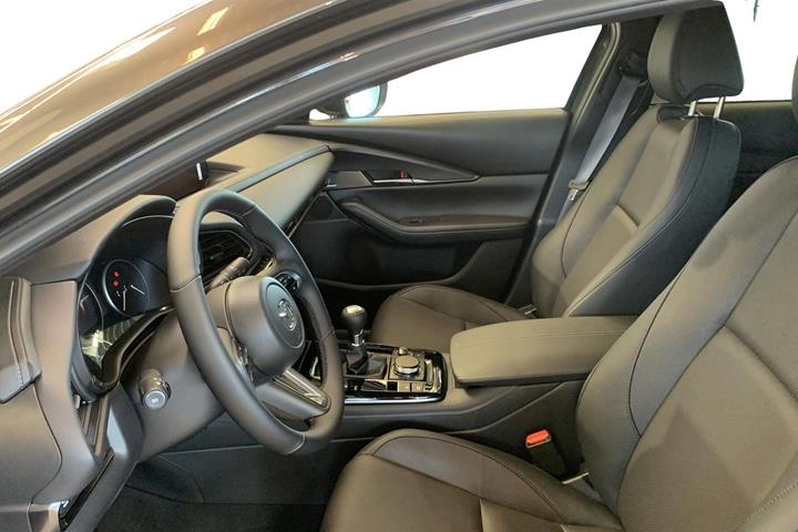 Grå Mazda CX-30 fra 2026