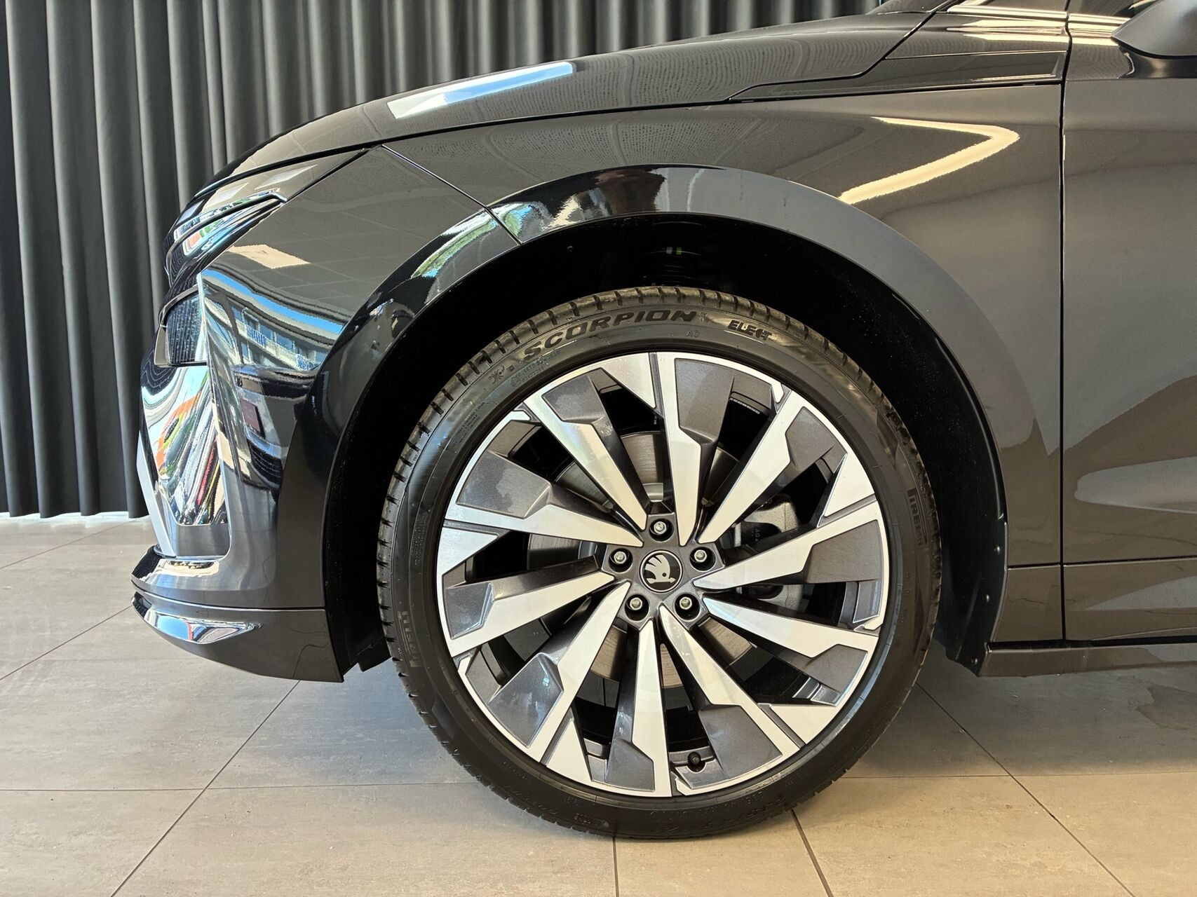 Sort Skoda Enyaq fra 2026
