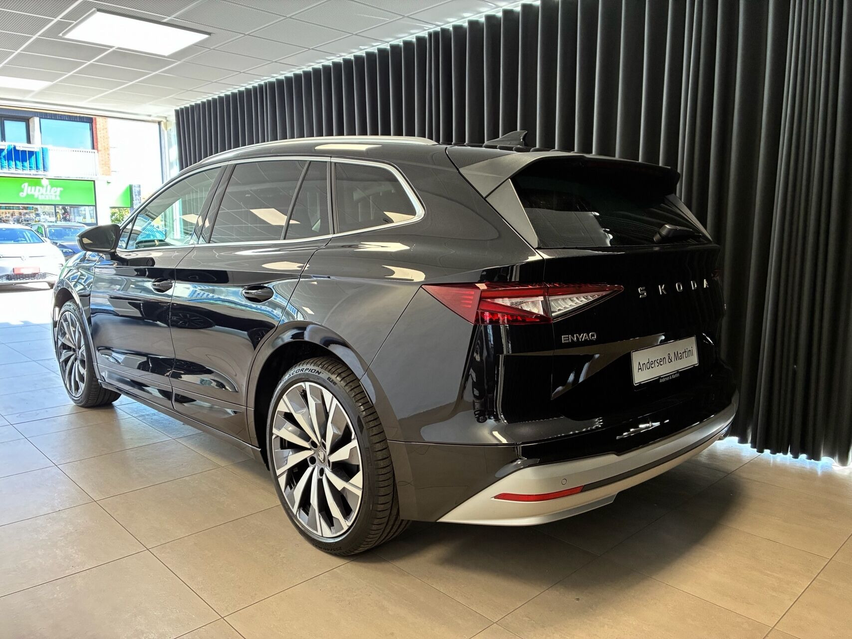 Sort Skoda Enyaq fra 2026