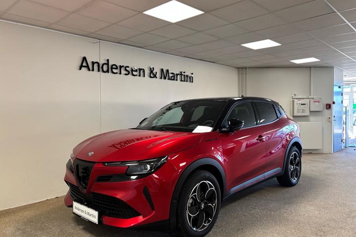Rød Alfa Romeo Junior fra 2025