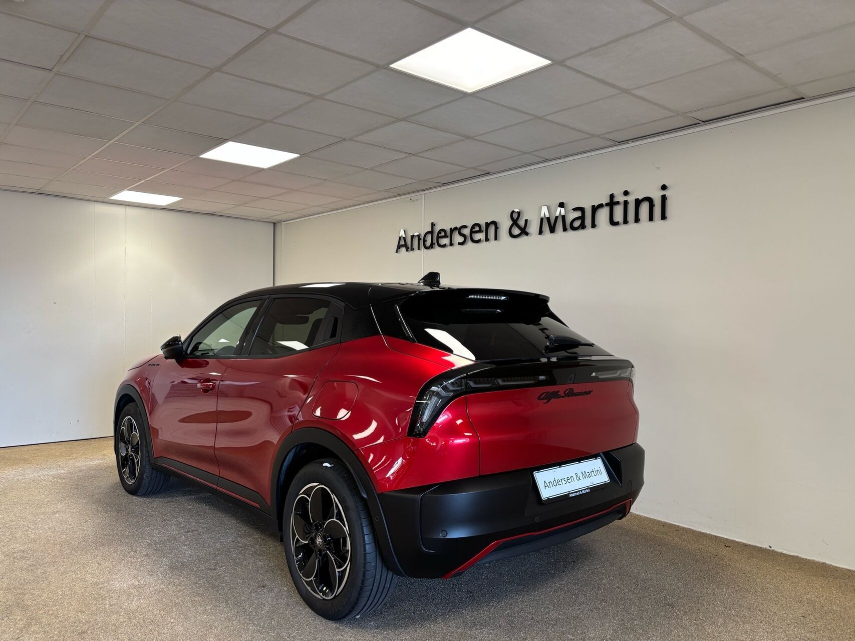 Rød Alfa Romeo Junior fra 2025