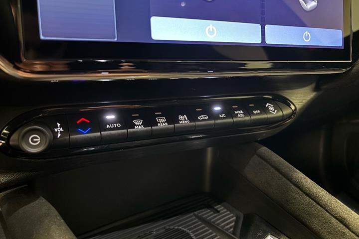 Rød Alfa Romeo Junior fra 2025