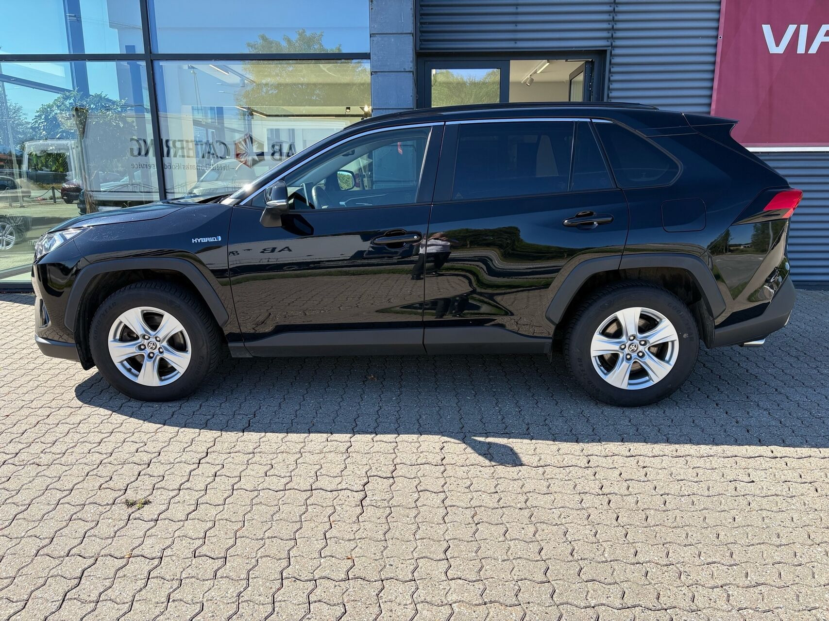 Sort Toyota RAV4 fra 2020